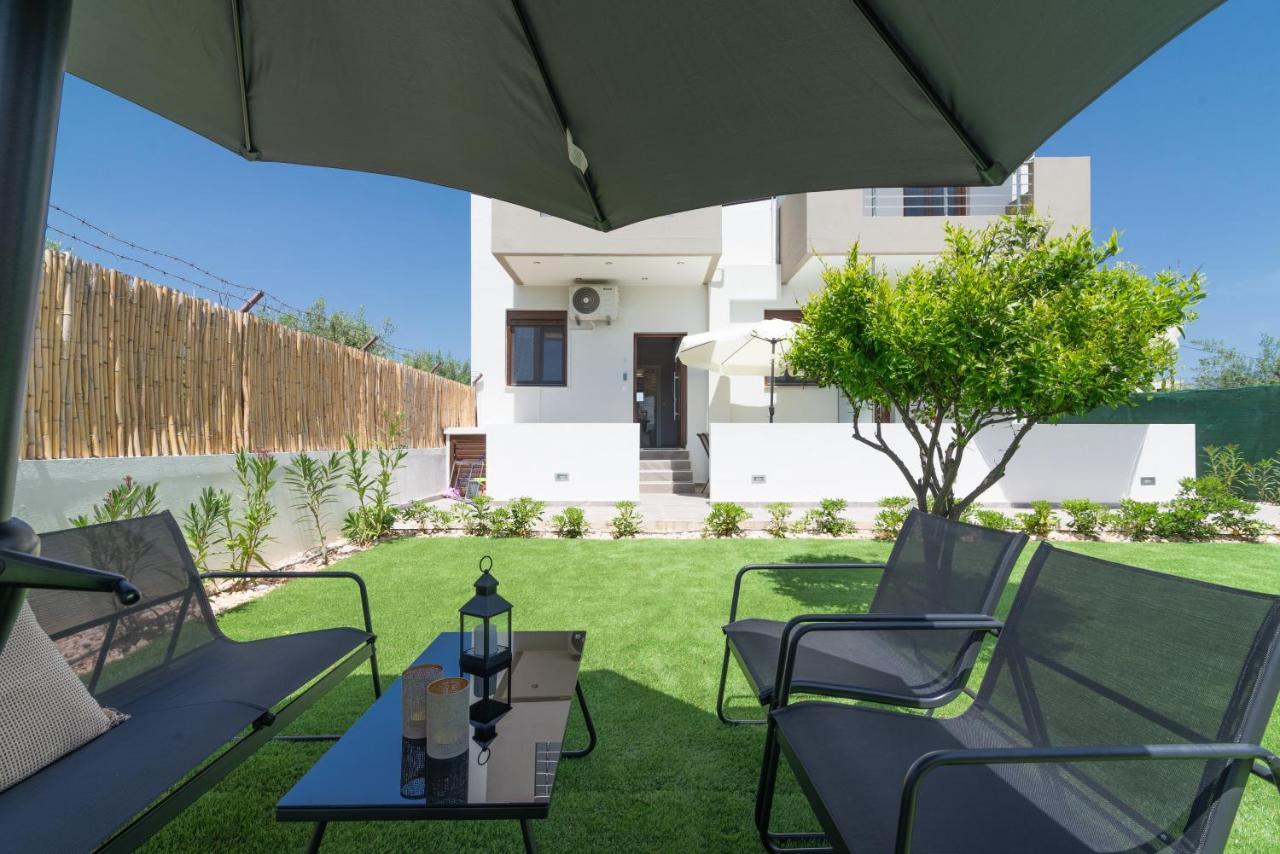 Modern House With Pool Near Beach Gazi المظهر الخارجي الصورة