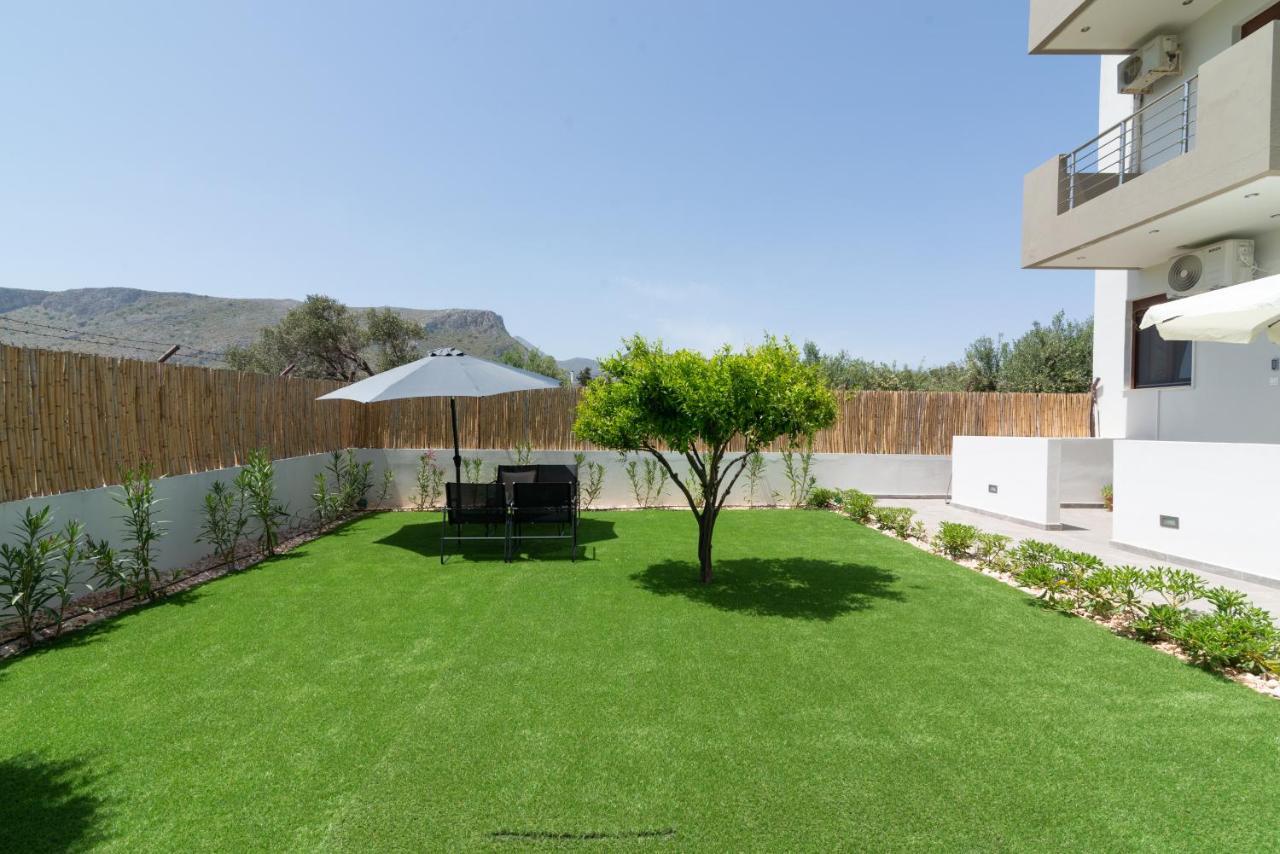 Modern House With Pool Near Beach Gazi المظهر الخارجي الصورة
