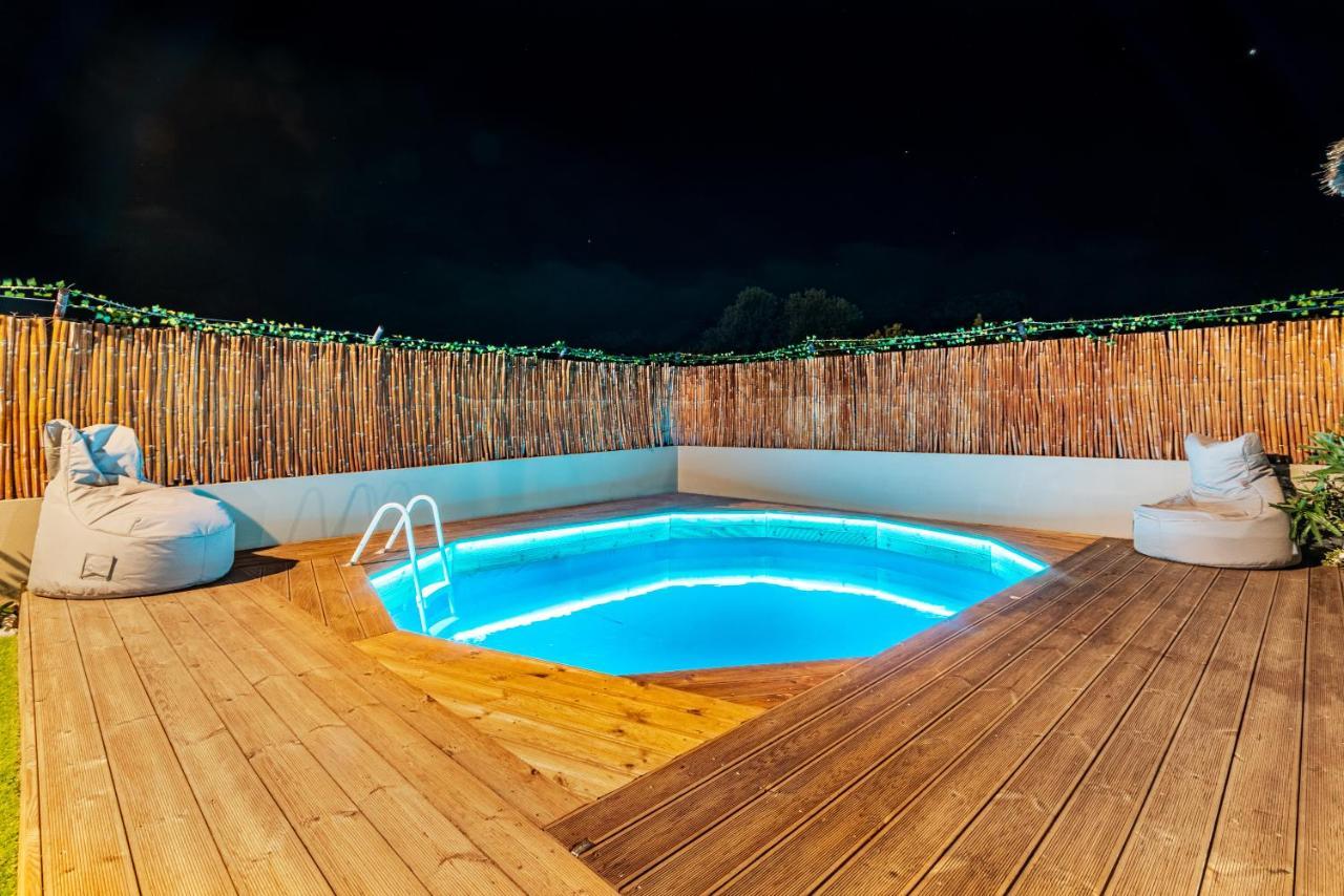 Modern House With Pool Near Beach Gazi المظهر الخارجي الصورة