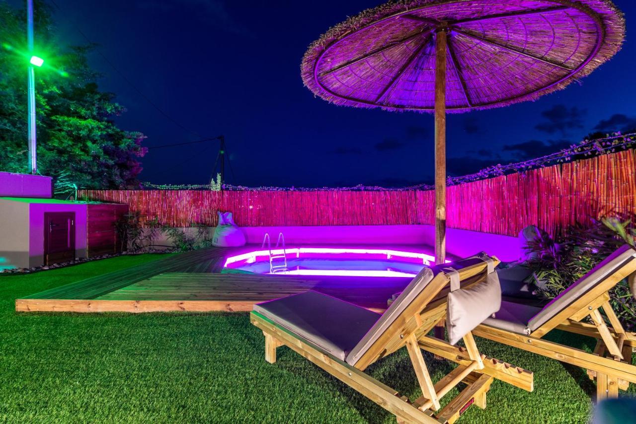 Modern House With Pool Near Beach Gazi المظهر الخارجي الصورة
