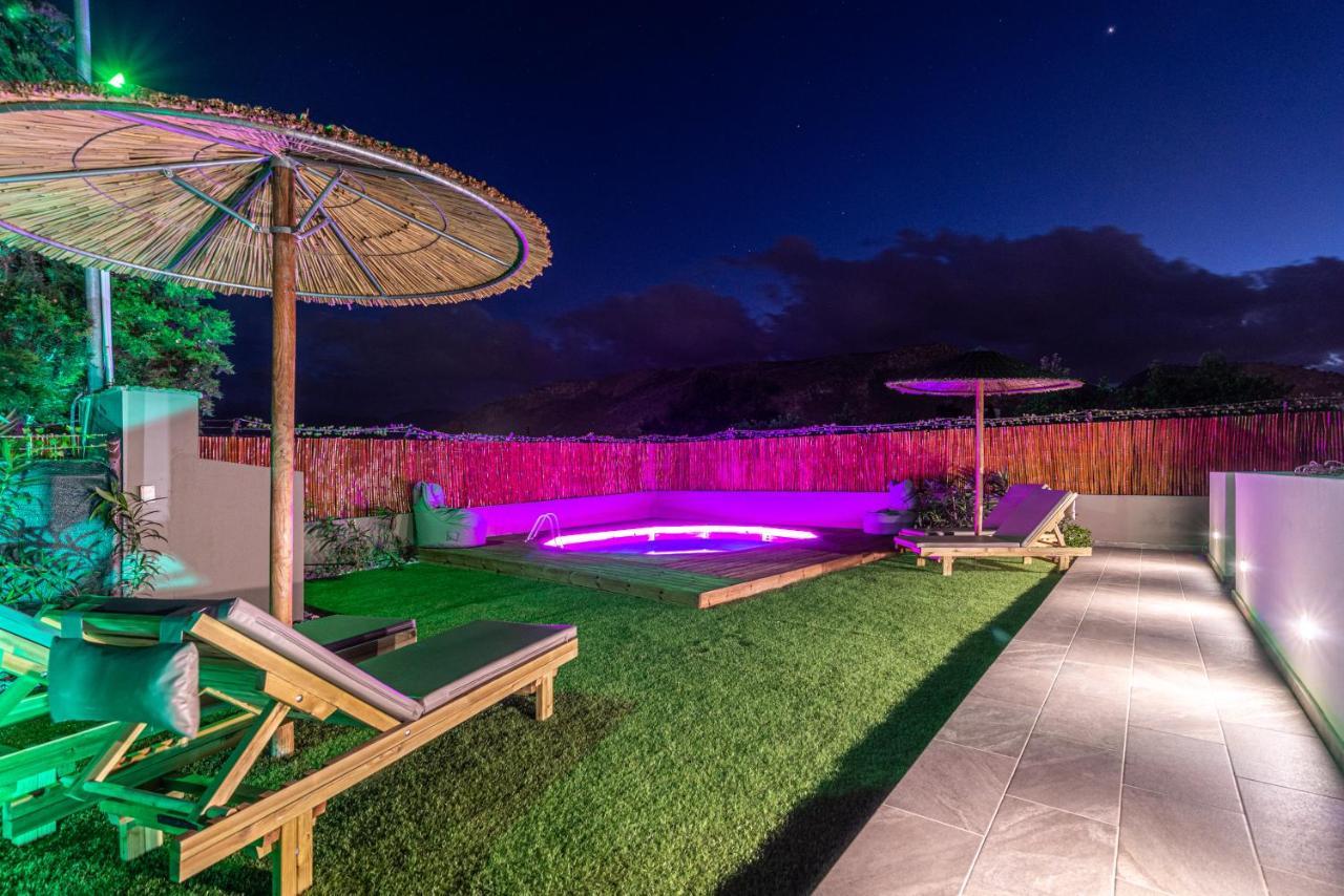 Modern House With Pool Near Beach Gazi المظهر الخارجي الصورة