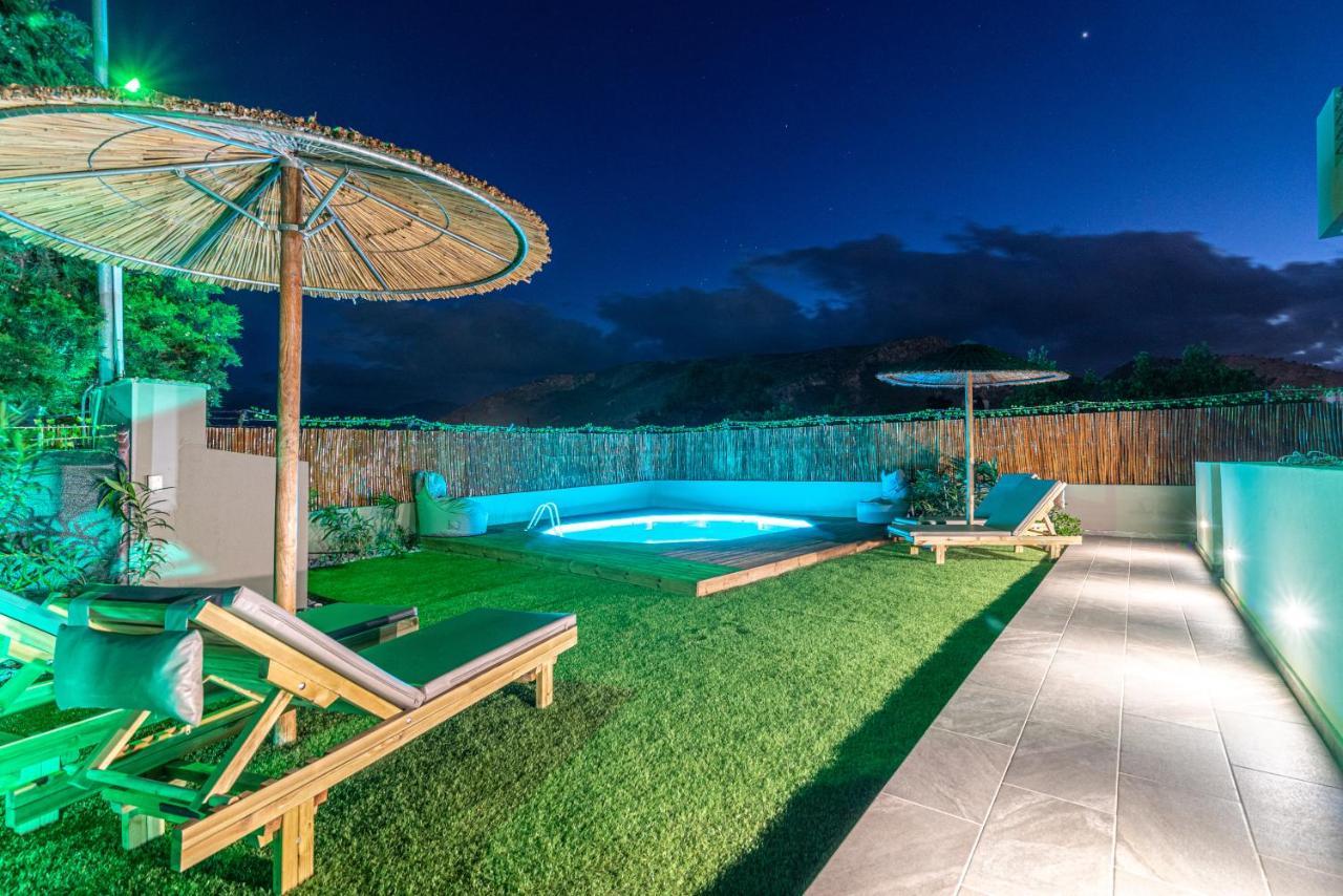 Modern House With Pool Near Beach Gazi المظهر الخارجي الصورة