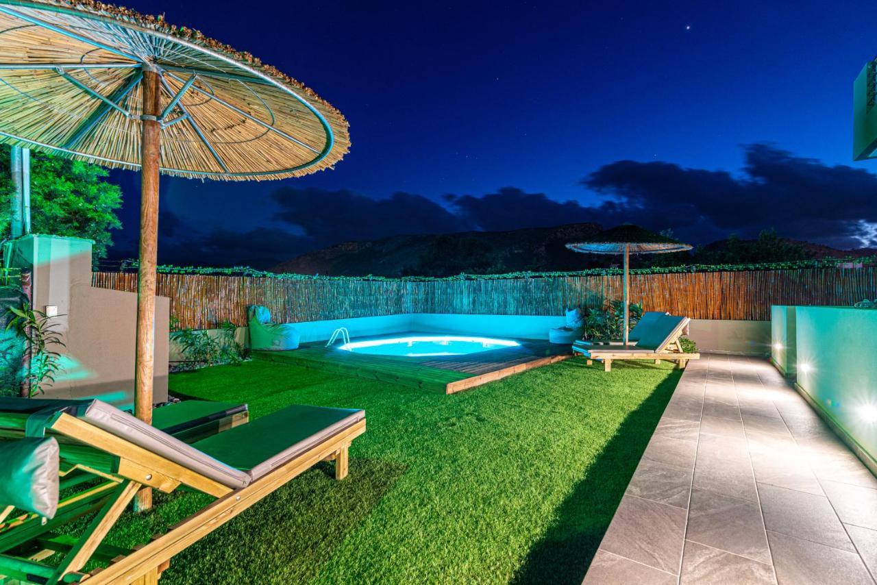 Modern House With Pool Near Beach Gazi المظهر الخارجي الصورة